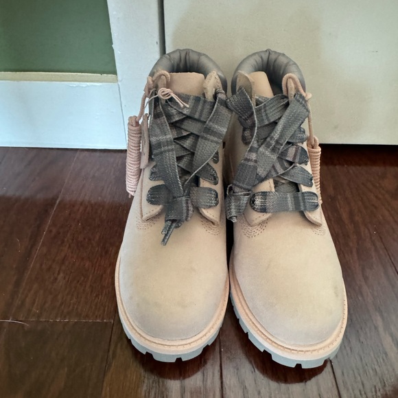 LITTLE KID'S TIMBERLAND PREMIUM WATERPROOF BOOT LIGHT PINK NUBUCK Size 2 - Picture 2 of 6